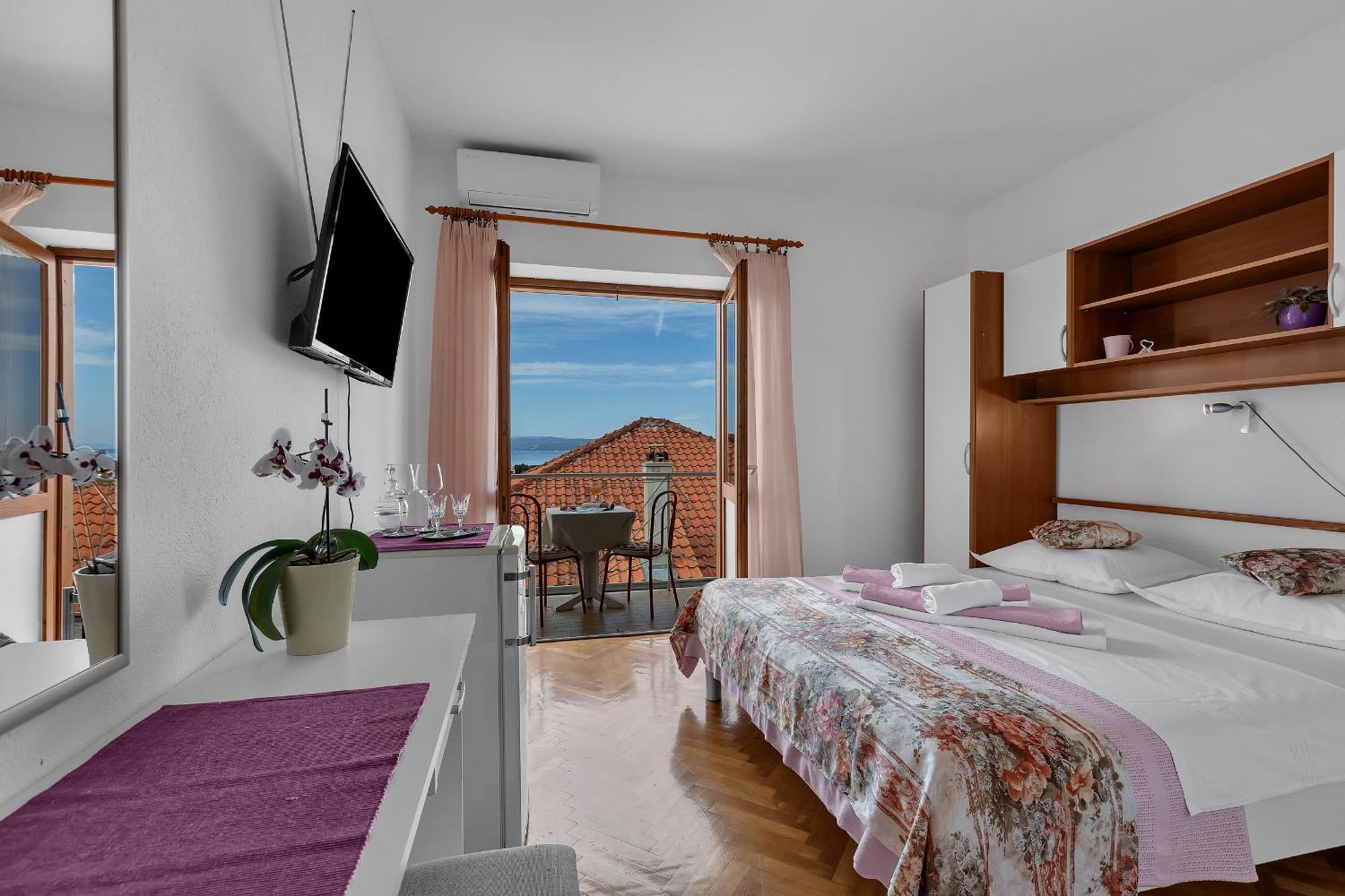 Apartment And Rooms Mila Makarska Exterior photo